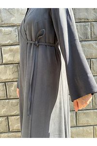 Kurşuni Antrasit Gri Pamuklu Kumaş Yandan Bağlamalı Kimono Kaftan Elbise ürün fotoğrafı