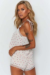 Dantel Işlemeli Kalpli Şortlu Pijama Takım ürün fotoğrafı