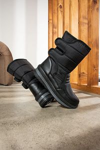 Günlük Unisex Yetişkin Çocuk Siyah Kar Botu Içi Kürklü Cırt Cırtlı Kaymaz Taban Ayakkabı 802 ürün fotoğrafı