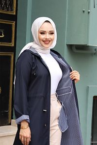 Bileği Çizgili Kapüşonlu Trençkot ürün fotoğrafı