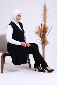 Kadin Tesettur Likralı Düğmeli Uzun Anne Yelek Siyah ürün fotoğrafı