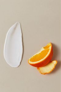 Q10 Sıkılaştırıcı Vücut Losyonu 400ml, 10 Günde Sıkılaş, C Vitamini, Nemlendirici, Normal Ciltler ürün fotoğrafı