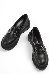 Oval Burunlu Metal Tokalı Trak Tabanlı Kadın Loafer ürün fotoğrafı