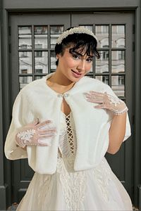 Broşlu Premium Kürk Etol Gelin Bolero Gelinlik Bolero Gelin Şalı Gelin Kürkü Abiye Şal Kırık Beyaz ürün fotoğrafı