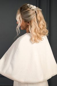 Broşlu Premium Kürk Etol Gelin Bolero Gelinlik Bolero Gelin Şalı Gelin Kürkü Abiye Şal Kırık Beyaz ürün fotoğrafı