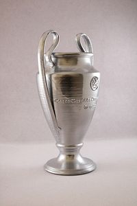 Uefa Şampiyonlar Ligi Kupası 20 Cm ürün fotoğrafı