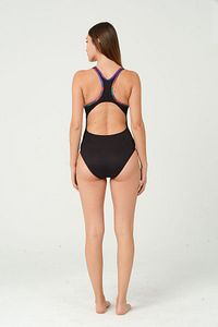 Kadın Sırt Detaylı Düz Renk Ve Şeritli Slip Yüzücü Mayo Siyah (GÖĞÜS PEDLİ) ürün fotoğrafı