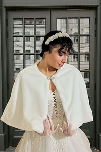Broşlu Premium Kürk Etol Gelin Bolero Gelinlik Bolero Gelin Şalı Gelin Kürkü Abiye Şal Kırık Beyaz ürün fotoğrafı