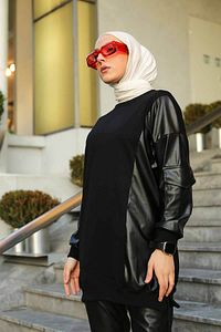 Siyah Deri Garnili Iki Iplik Tesettür Tunik ürün fotoğrafı