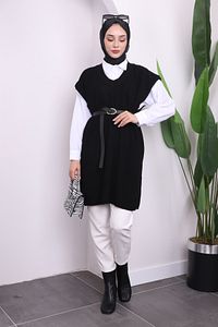 Siyah V Yaka Yırtmaçlı Selanik Triko Süveter ürün fotoğrafı