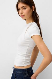 Kısa kollu bisiklet yaka t-shirt ürün fotoğrafı
