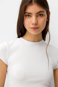 Kısa kollu bisiklet yaka t-shirt ürün fotoğrafı