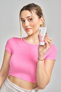 Ton Eşitleyici yüksek Koruma Etkili Spf50+ Aydınlatıcı Pembe Yüz Güneş Kremi 50 Ml ürün fotoğrafı