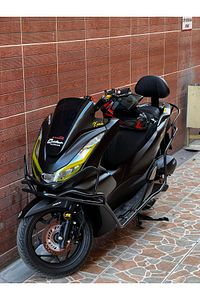 Honda Pcx Ön Far Kaşı Tasarımı Şeffaf Sticker Sarı ürün fotoğrafı