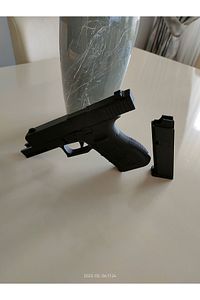 glock 17 maketi ürün fotoğrafı