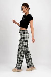 Siyah Beyaz Ekoseli Kareli Kadın Kadife Pijama Altı Eşofman Pamuklu ürün fotoğrafı