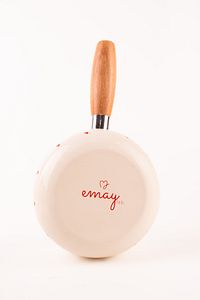 Cupid Ahşap Saplı Kalp Desenli Emaye Sos Tavası 16cm 1,3 Litre (İNDÜKSİYON DAHİL TÜM OCAKLARA UYGUN) ürün fotoğrafı