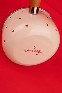 Cupid Ahşap Saplı Kalp Desenli Emaye Sos Tavası 16cm 1,3 Litre (İNDÜKSİYON DAHİL TÜM OCAKLARA UYGUN) ürün fotoğrafı