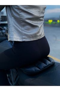 Motosiklet hava destekli kalın deri konfor sele minderi ( visco süngerli premium model ) ürün fotoğrafı