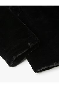 Kapüşonlu Oversize Peluş Kısa Kaban ürün fotoğrafı
