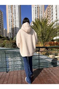 Peluşlu Bol Kesim Mont ürün fotoğrafı