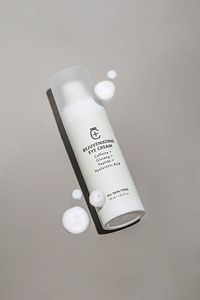 Kafein, Ginseng, Peptit Içeren Koyu Halka Ve Kırışıklık Karşıtı Aydınlatıcı Göz Çevresi Kremi 30 ml ürün fotoğrafı
