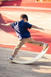 Denge Tahtası 90cm X 30cm Balance Board Doğal Ahşap Çocuk Oyuncak ürün fotoğrafı