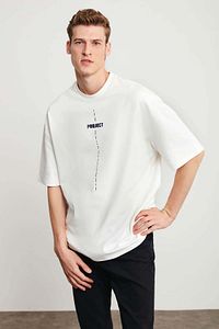 Project Erkek Baskı Detaylı Oversize Fit %100 Organik Pamuk Örme Bisiklet Yaka Örme Beyaz T-shirt ürün fotoğrafı