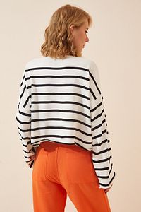 Kadın Siyah Beyaz Çizgili Oversize Crop Triko Kazak  US00659 ürün fotoğrafı