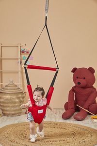 Hoppala Zıpzıp Yüz Korumalı Kanguru, Yaylı Denge Bebek Yürüteci Doğal Ahşap Kırmızı ürün fotoğrafı