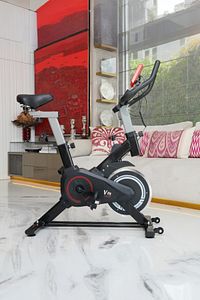 Voit Garantili Db100 Pro Spin Bike Elden Nabız Ölçer Direnci Ayarlanabilir Sessiz Çalışır ürün fotoğrafı