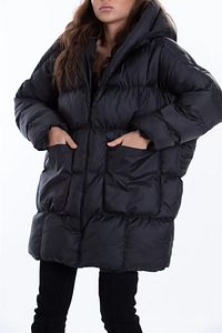 Yarasa Model Kapüşonlu Oversize Şişme Kadın Mont Siyah ürün fotoğrafı