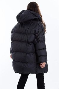 Yarasa Model Kapüşonlu Oversize Şişme Kadın Mont Siyah ürün fotoğrafı