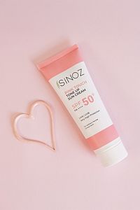 Pink Touch SPF50+ Cilt Aydınlatıcı Pembe Yüz Güneş Kremi 50ml-Tüm Ciltler İçin-PA++++ ürün fotoğrafı
