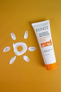 Spf 50 Leke Karşıtı Yüksek Koruyucu Yüz Güneş Kremi 50 ml Normal Ve Kuru Ciltler Için ürün fotoğrafı