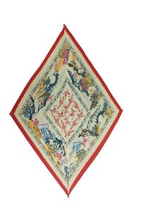 13465-1 Etnik Desenli Kırmızı Kenarlıklı Piliseli Bandana Fular ürün fotoğrafı