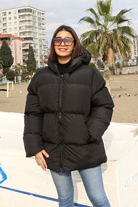 Kadın Oversize Şişme Mont Siyah Renk Kapüşonlu Yan Cepli Su Rüzgar Geçirmez ürün fotoğrafı
