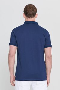 Erkek Çekmeyen Pamuklu Kumaş Slim Fit Dar Kesim Lacivert Kıvrılmaz Polo Yaka Tişört ürün fotoğrafı
