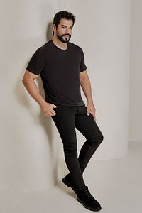 Erkek Siyah %100 Pamuk Slim Fit Dar Kesim Bisiklet Yaka Basic Tişört ürün fotoğrafı