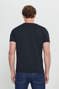 Erkek Siyah %100 Pamuk Slim Fit Dar Kesim Bisiklet Yaka Basic Tişört ürün fotoğrafı