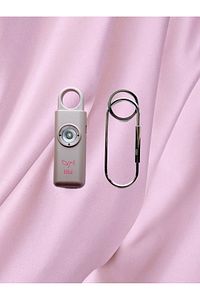 Kişisel Güvenlik Alarmı Ve Anahtarlık - 130db Yüksek Sesli,Işıklı,Şarj Edilebilir,Metalik Pembe ürün fotoğrafı