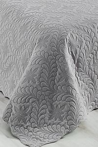 İvy Gri Çift Kişilik Microfiber Kapitone Yatak Örtüsü ürün fotoğrafı