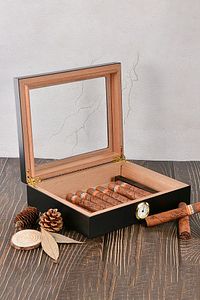 Siyah Camlı Kısa Humidor Puro Kutusu Rc06sy ürün fotoğrafı