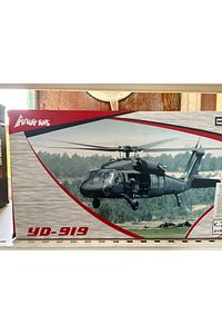 Kumandalı askeri atak helikopteri ürün fotoğrafı