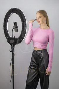 Döküm Ayaklı 21 Inç Rıng Lıght Kumandalı Led 54cm Influencer Kuaför Makyaj Işığı Çantalı ürün fotoğrafı