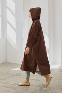 Kapüşonlu Oversize Yağmurluk Kahverengi ürün fotoğrafı