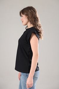 Siyah %100 Pamuk Vatka Görünümlü Basic Bisiklet Yaka Örme T-shirt ürün fotoğrafı