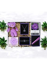 Marmori Kişiselleştirilebilir Çelik Mor Lotus Kolye Bileklik Set Parfüm Peluş Ayıcık Mum Hediye Seti ürün fotoğrafı