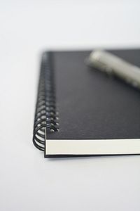 A5 Siyah Kraft Kapaklı Çizgisiz Defter, A5 Defter, 60 Yaprak(120 SAYFA) ürün fotoğrafı