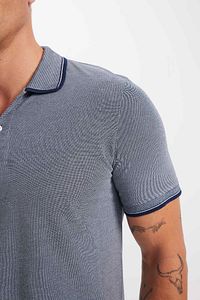 Slim Fit Kıvrılmaz Polo Yaka Kol Bantlı Pamuklu Tişört D0033axns ürün fotoğrafı
